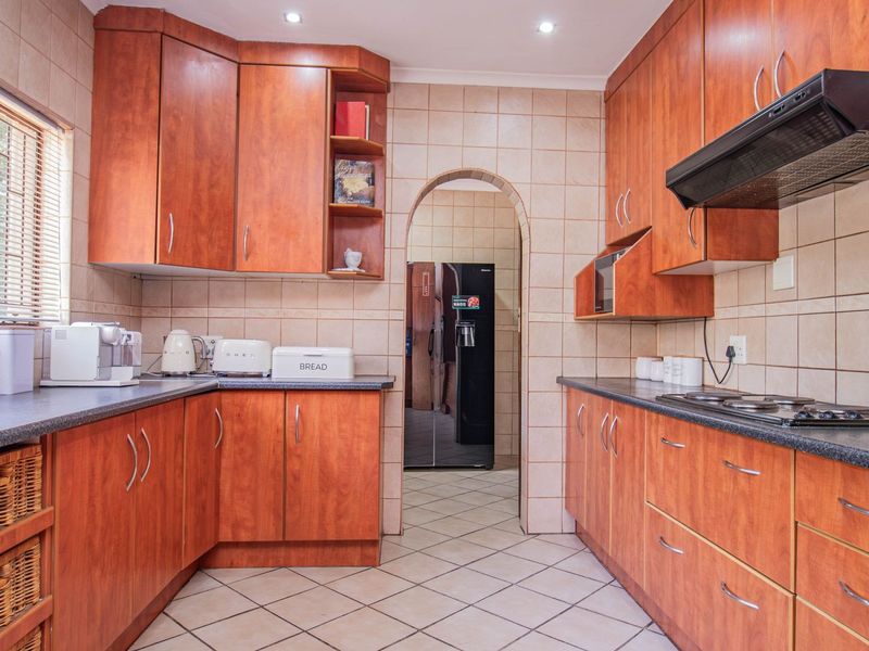 House For Sale In Rustenburg - Photo 2
