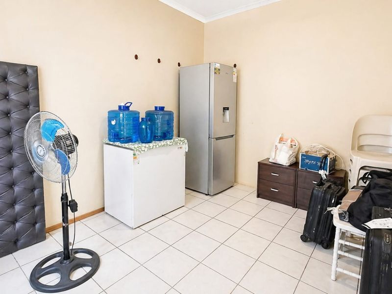 Secure Estate Living with Tenant in Place – Prime Arendskloof Opportunity - Photo 6