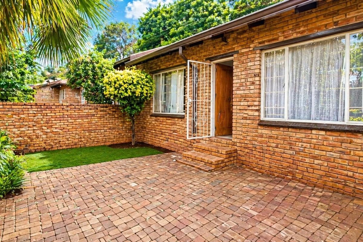 Secure Estate Living with Tenant in Place – Prime Arendskloof Opportunity - Photo 2