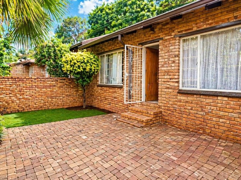 Secure Estate Living with Tenant in Place – Prime Arendskloof Opportunity - Photo 2