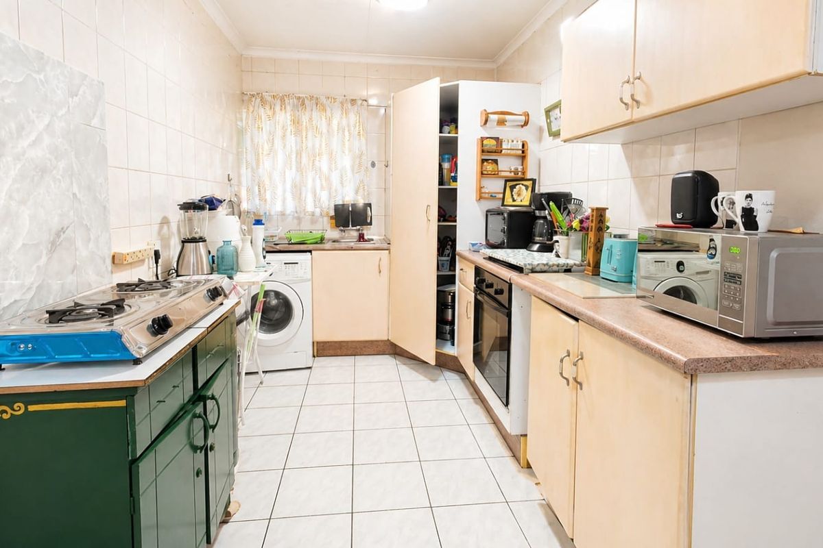 Secure Estate Living with Tenant in Place – Prime Arendskloof Opportunity - Photo 5