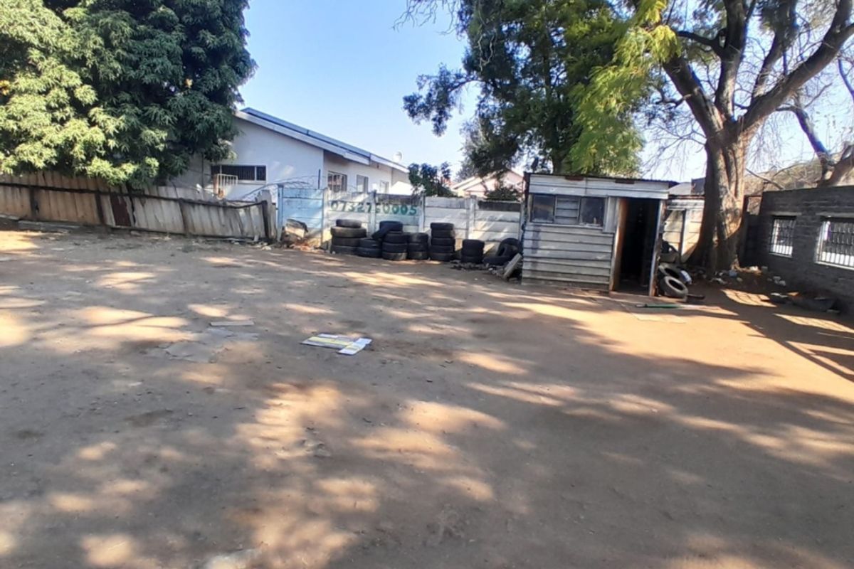 Vacant land for sale in East End area of Rustenburg - Photo 5
