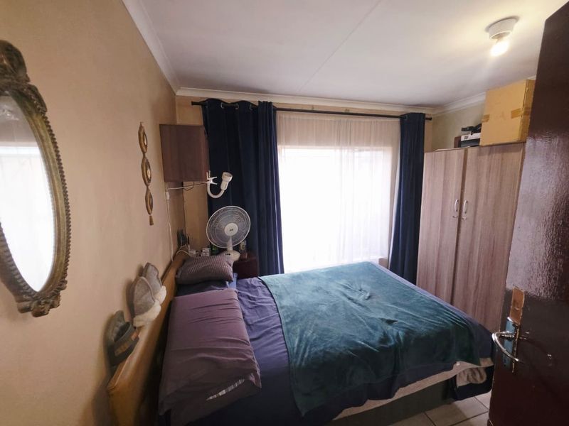 High-Yield Dual-Living Investment | 4-Bed House with Swimming Pool - Photo 9
