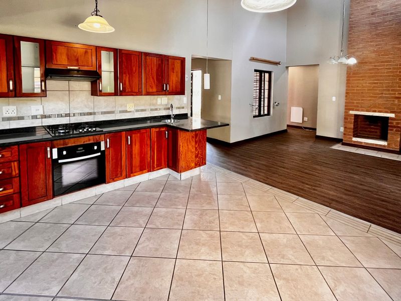Modern 3-Bedroom Townhouse in Secure Waterval East Estate - Photo 7