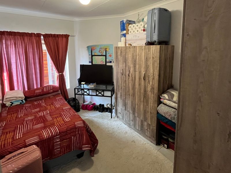 Townhouse For Sale In Rustenburg - Photo 10