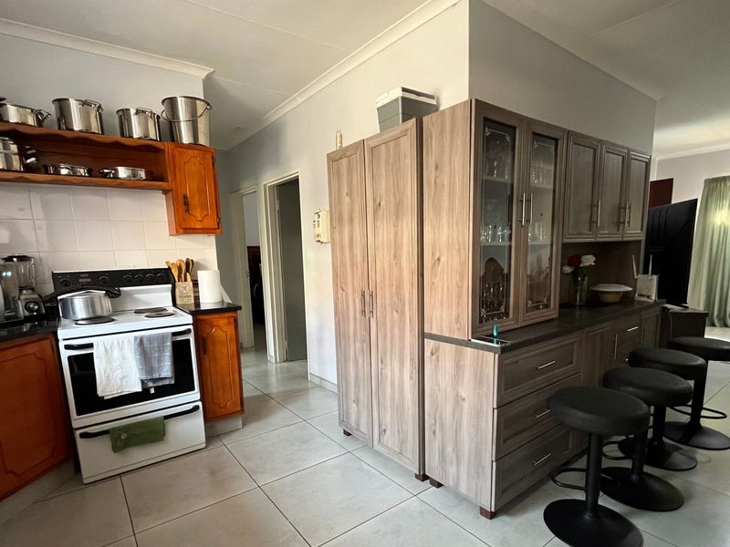 Townhouse For Sale In Rustenburg - Photo 5