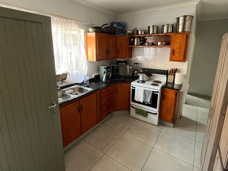 Townhouse For Sale In Rustenburg - Photo 4