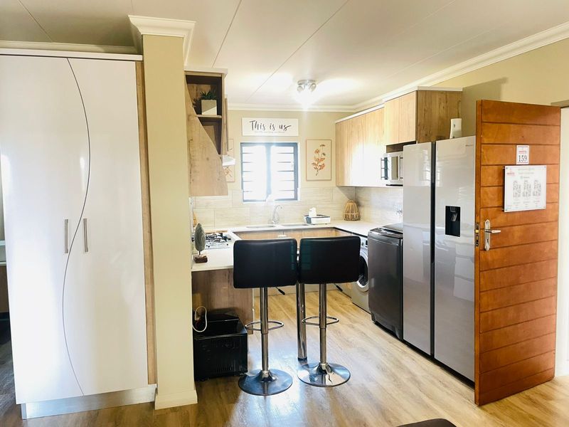 Luxury living in Roodepark Eco City - Photo 4