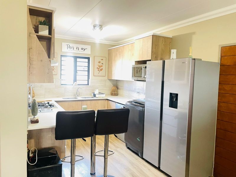 Luxury living in Roodepark Eco City - Photo 3