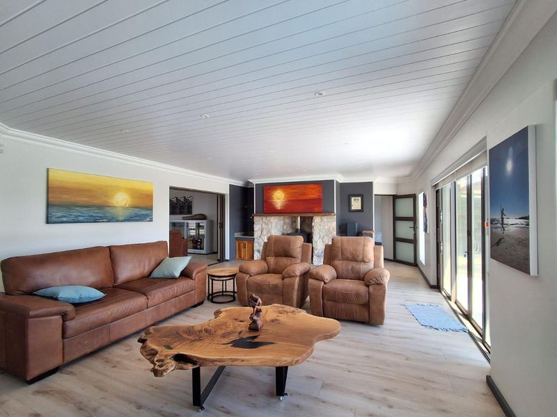 A rare combination of scale, sophistication and considered design - Photo 9