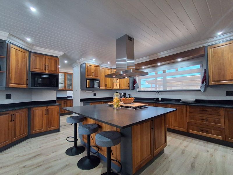 A rare combination of scale, sophistication and considered design - Photo 5