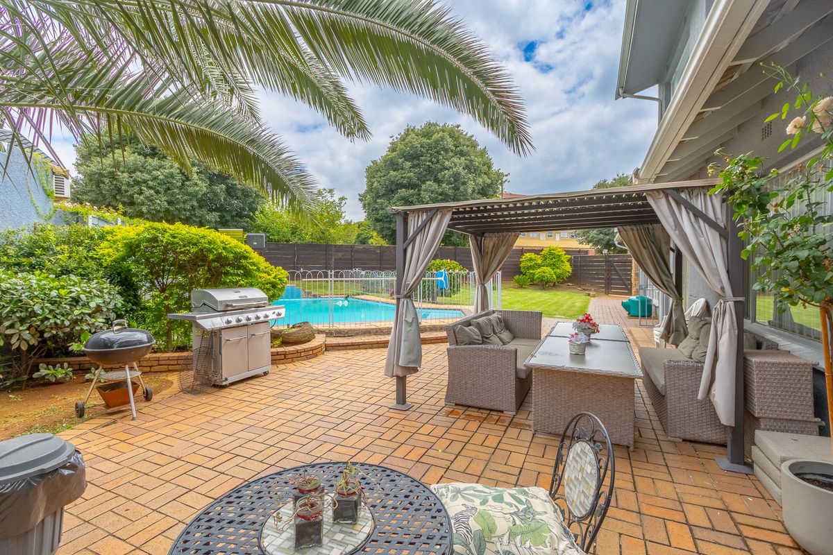 Spacious family home in sought after Dowerglen. - Photo 3