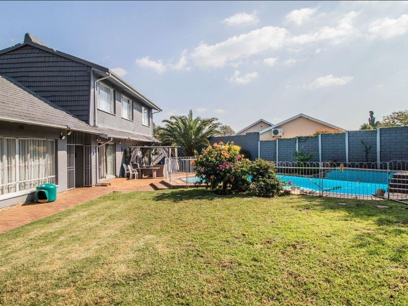 Spacious family home in sought after Dowerglen. - Photo 4