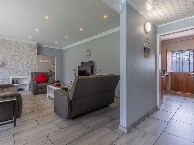 Spacious family home in sought after Dowerglen. - Photo 8