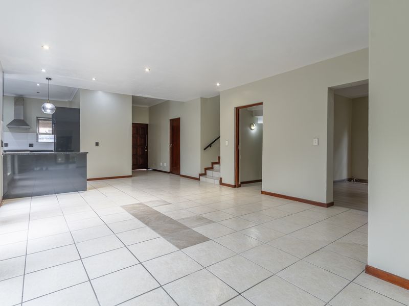 Elegant 3-Bedroom Home in Bushwillow Estate, Modderfontein TO LET - Photo 7