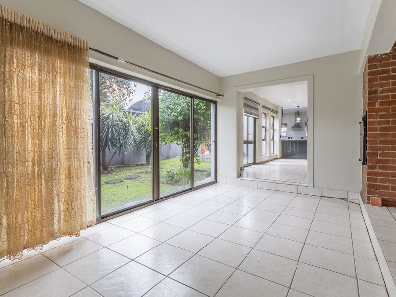 Elegant 3-Bedroom Home in Bushwillow Estate, Modderfontein TO LET - Photo 3