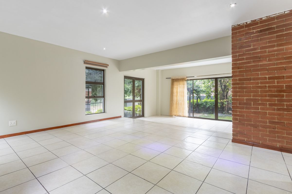 Elegant 3-Bedroom Home in Bushwillow Estate, Modderfontein TO LET - Photo 2