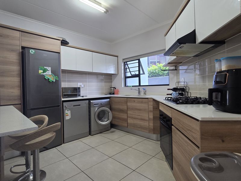 Modern Garden Apartment in Westlake Eco Estate - Photo 9