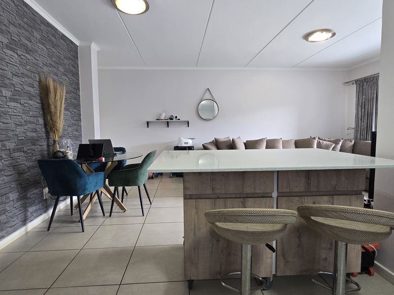 Modern Garden Apartment in Westlake Eco Estate - Photo 8