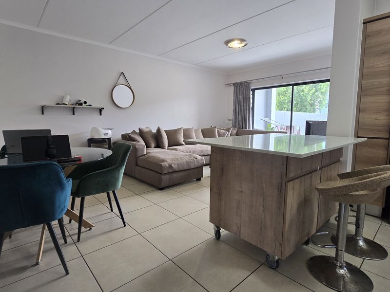 Modern Garden Apartment in Westlake Eco Estate - Photo 7