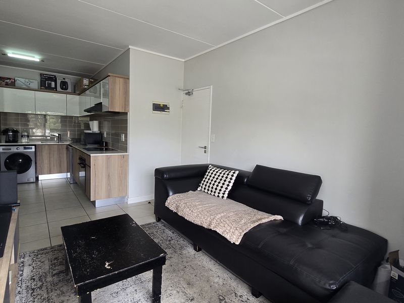 One bedroom 1 bathroom upstairs unit FOR SALE - Photo 8