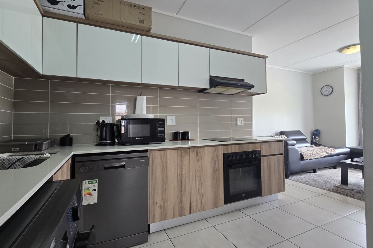 One bedroom 1 bathroom upstairs unit FOR SALE - Photo 3