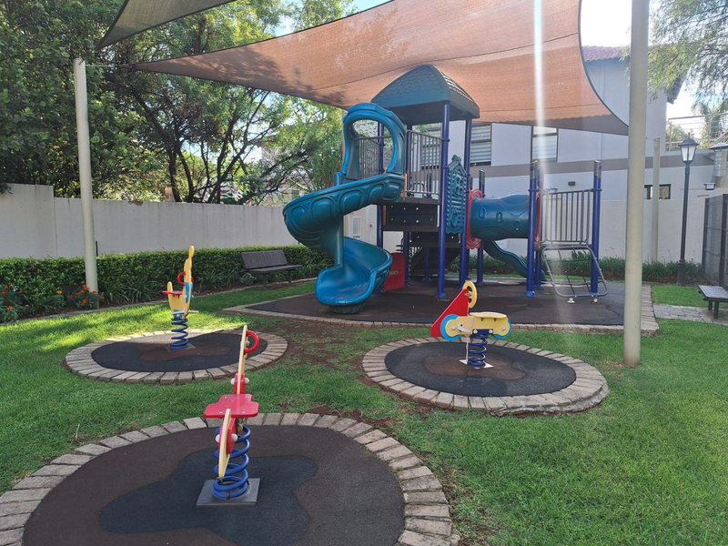 Modern Elegance Meets Estate Security at 13 Portland Place - Photo 4