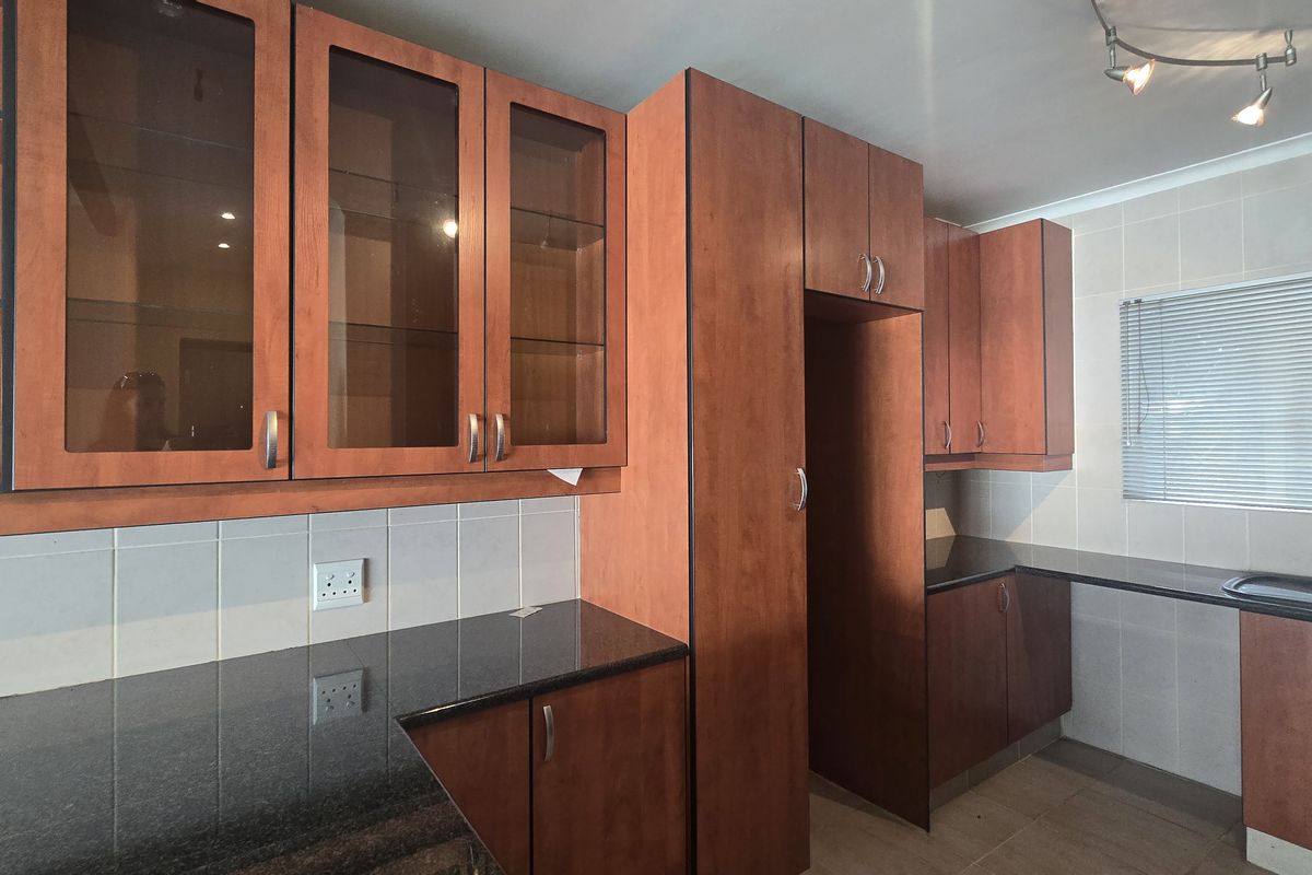 2 Bedroom 2 bathroom garden cottage unit TO LET - Photo 3