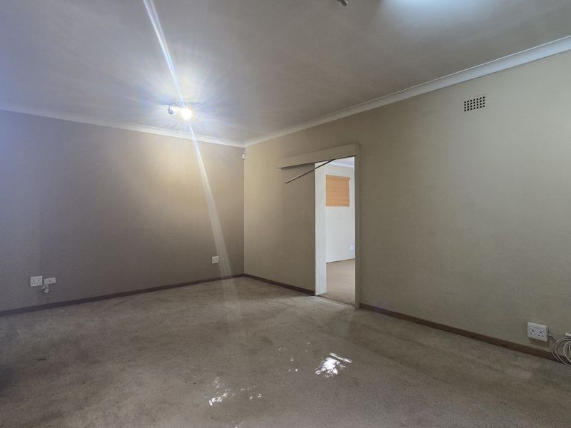 2 Bedroom 2 bathroom garden cottage unit TO LET - Photo 4