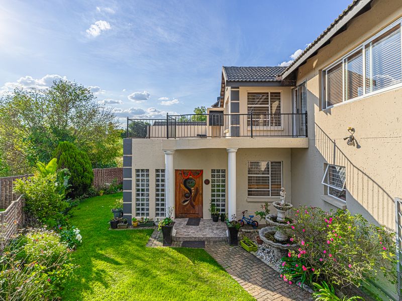 Spacious 4 bedroom Duplex for sale. - Photo 2