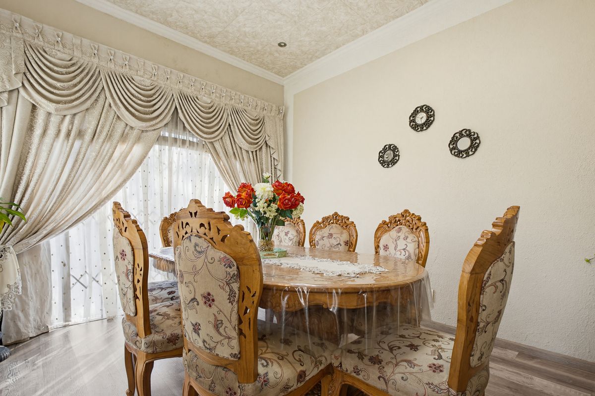 Spacious 4 bedroom Duplex for sale. - Photo 4