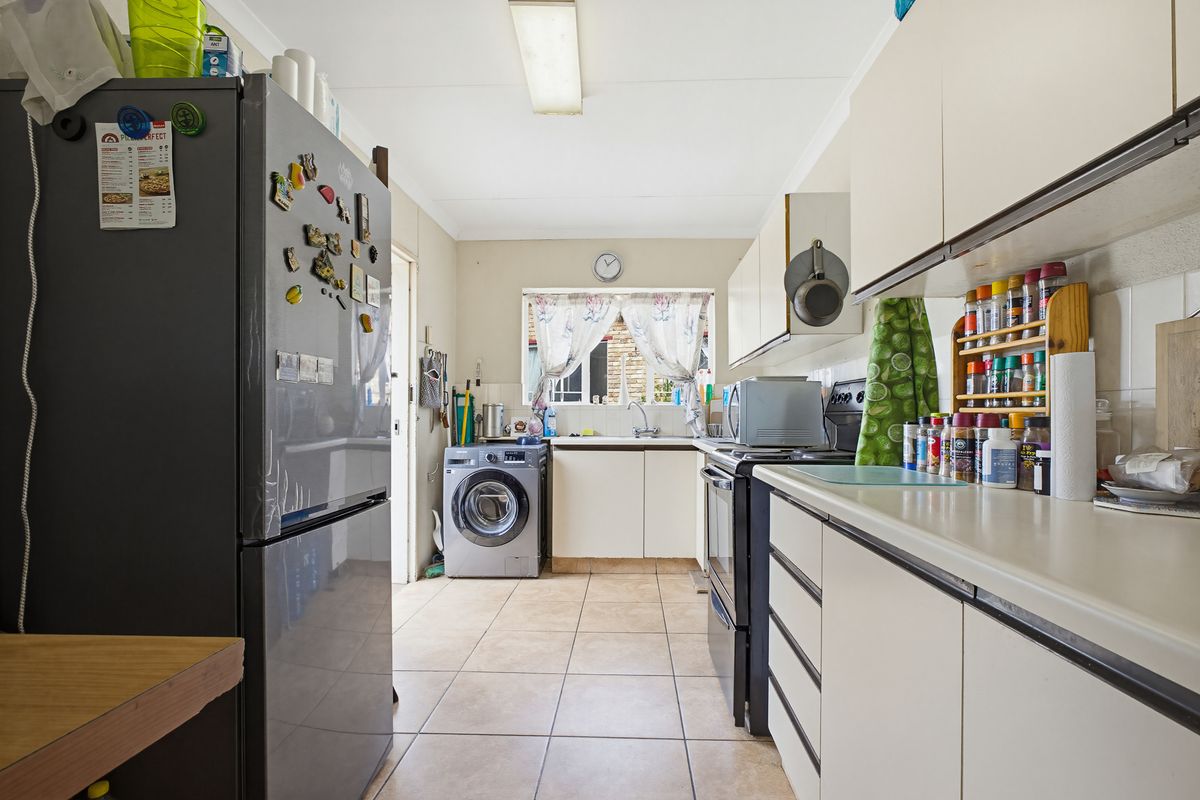 Cozy 3 bedroom home with flatlet FOR SALE - Photo 5