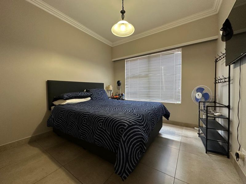 Modern 3 Bedroom simplex with Private Garden & Double Garage in Jansen Park - Photo 10