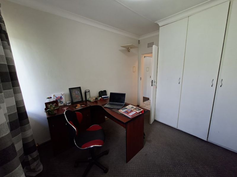 3 bedroom house and 1 bedroom cottage to LET - Photo 9