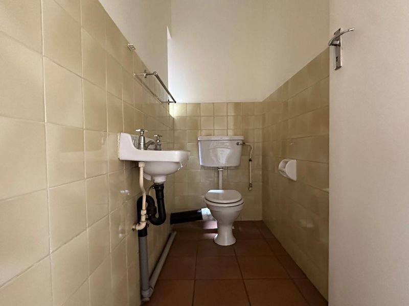 2-Bedroom Apartment TO LET in Eastleigh - Photo 9