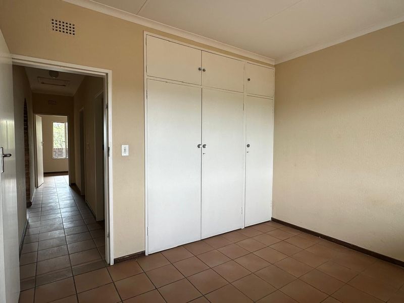 2-Bedroom Apartment TO LET in Eastleigh - Photo 8