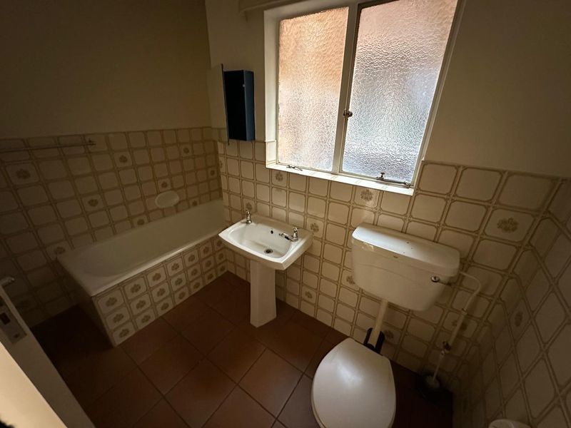 2-Bedroom Apartment TO LET in Eastleigh - Photo 10