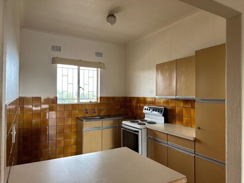 2-Bedroom Apartment TO LET in Eastleigh - Photo 5