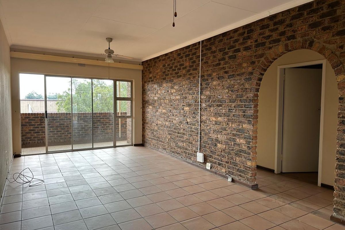 2-Bedroom Apartment TO LET in Eastleigh - Photo 3