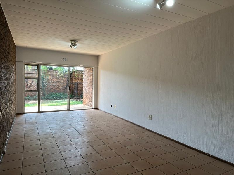 2-Bedroom Garden Apartment TO LET in Eastleigh - Photo 4