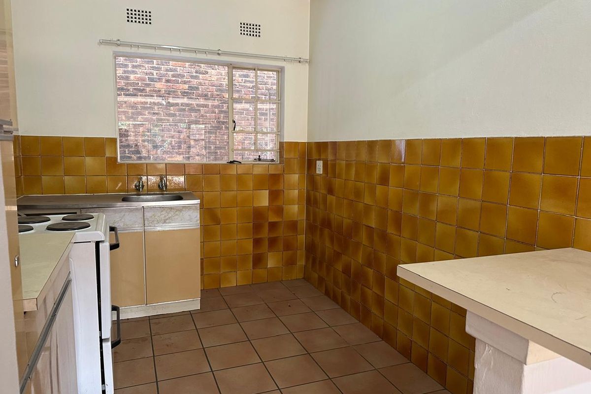 2-Bedroom Garden Apartment TO LET in Eastleigh - Photo 5