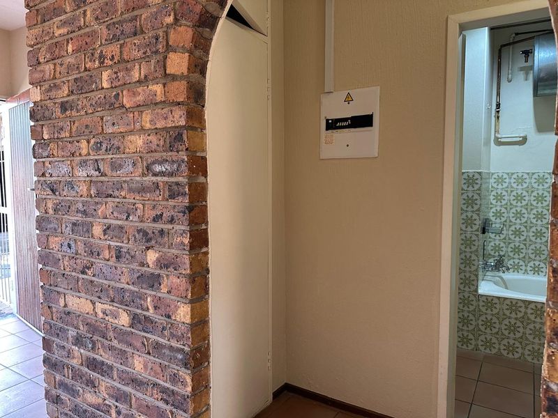 1-Bedroom Garden Apartment TO LET in Eastleigh - Photo 6