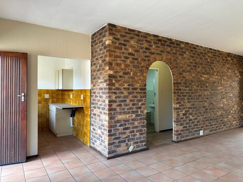 1-Bedroom Garden Apartment TO LET in Eastleigh - Photo 3