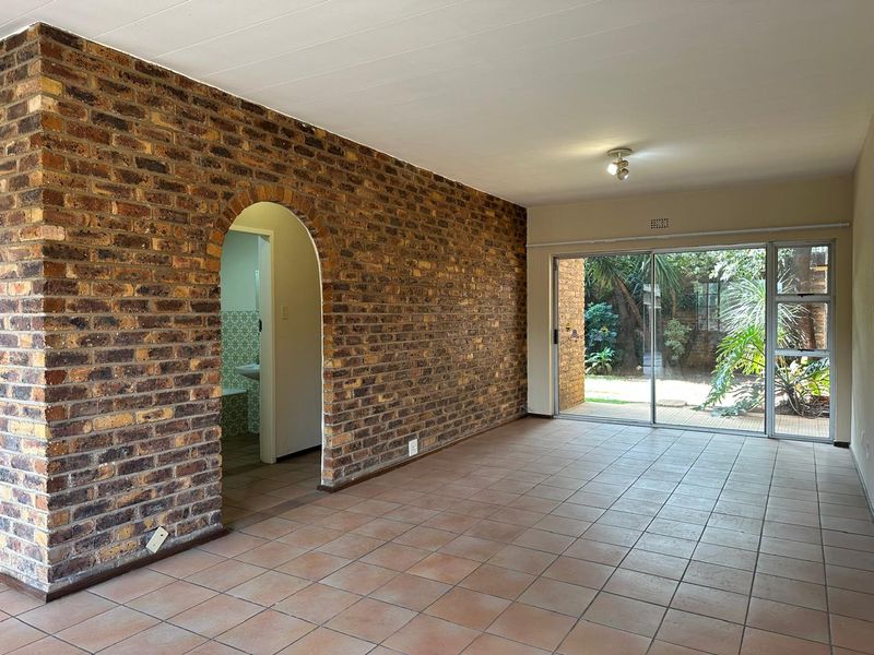 1-Bedroom Garden Apartment TO LET in Eastleigh - Photo 2