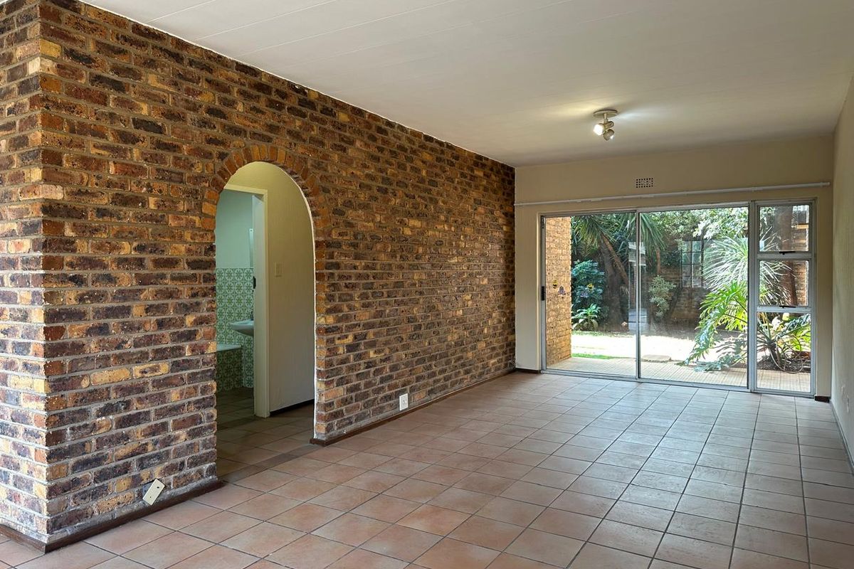 1-Bedroom Garden Apartment TO LET in Eastleigh - Photo 2
