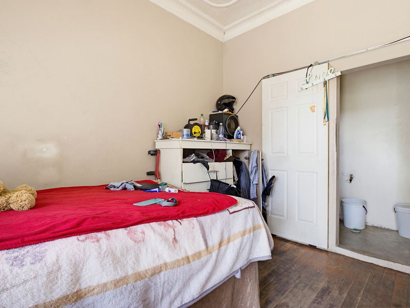 Investment property with rental income - Photo 9