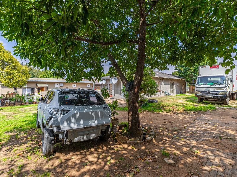 Investment property with rental income - Photo 5