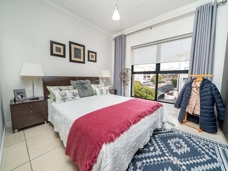 Elegant 2-Bedroom Apartment for Sale in Malakite, Greenstone Hill - Photo 3