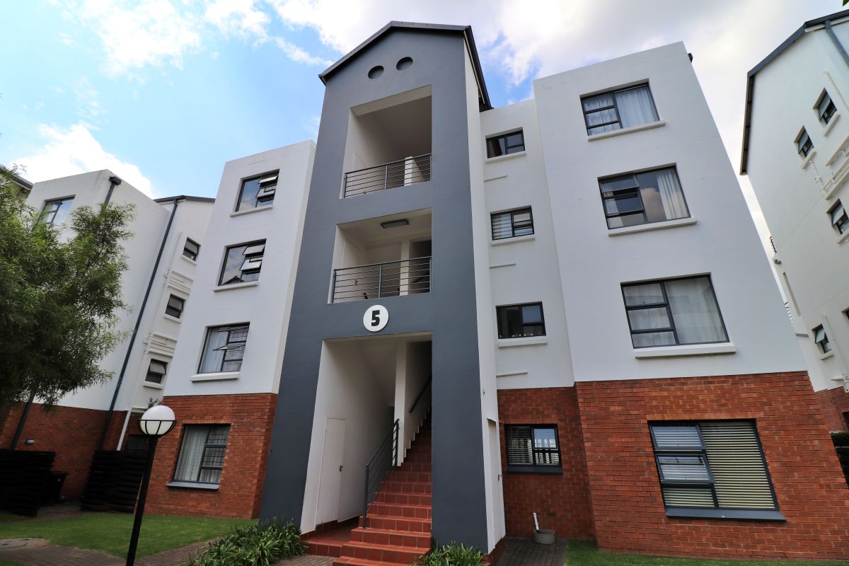 Stylish 2-Bedroom Apartment for Sale in The Isles, Greenstone Hill - Photo 5