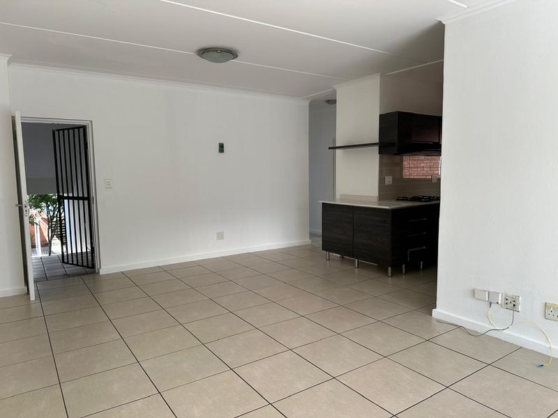 Greenstone Crest | 3 Bed | 2 Bath | FF | Available Immediately - Photo 9